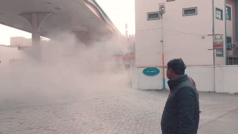 Varanasi News Fire broke out petrol pump traffic stopped smoke welding spark became reason
