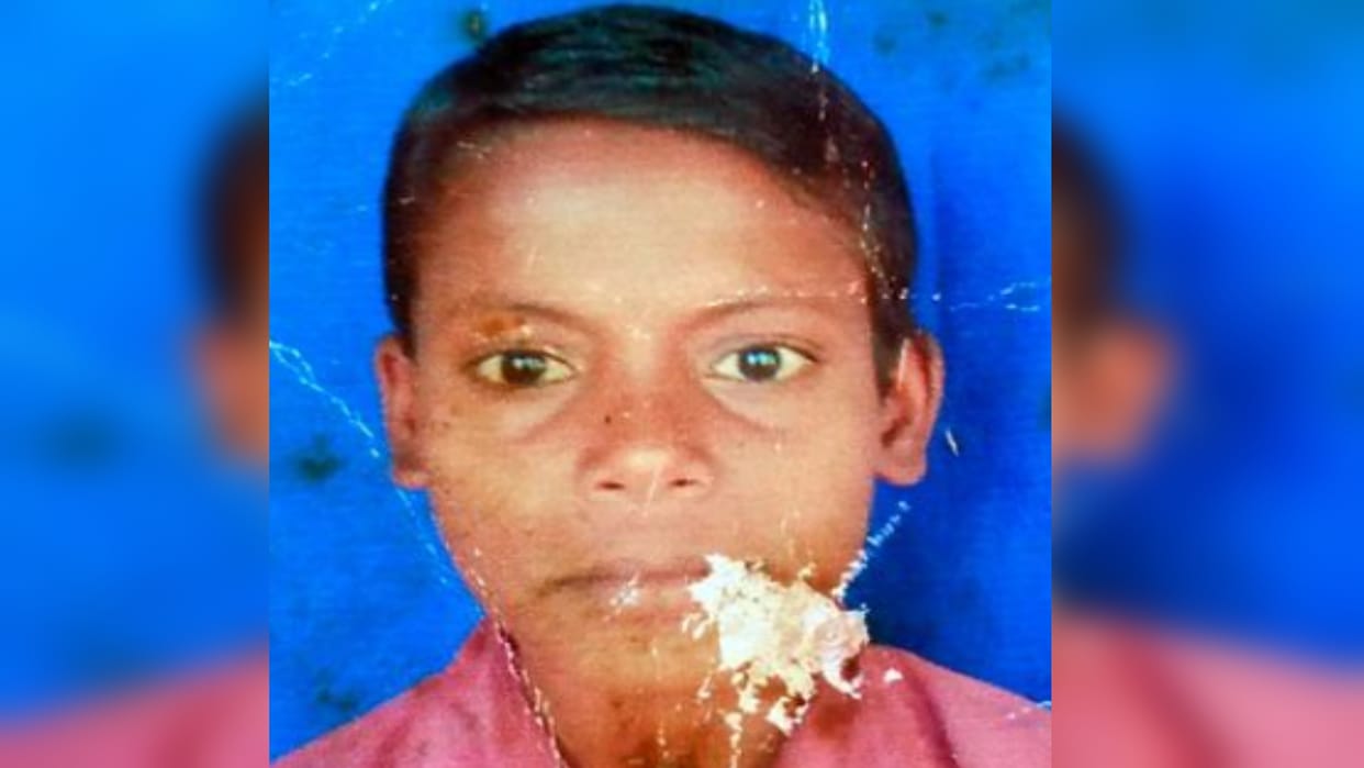 Kaushambi: While threshing paddy, a young man's throat got stuck with a pot in the belt of the machine, he die
