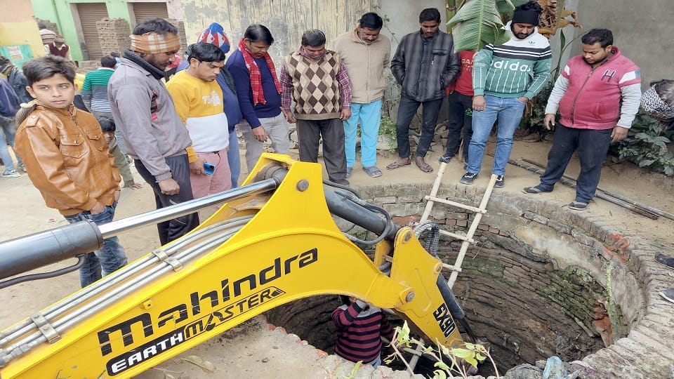 Another well found in Sambhal: Excavation done at Hatim Sarai, police deployed at Chandausi Bawdi