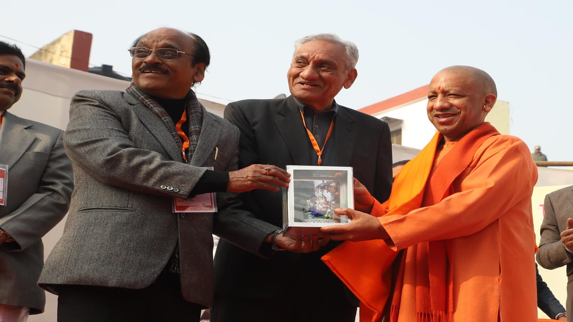 CM Yogi warned Land mafia will have to vacate the land sooner or later, mafia on Yogi's target
