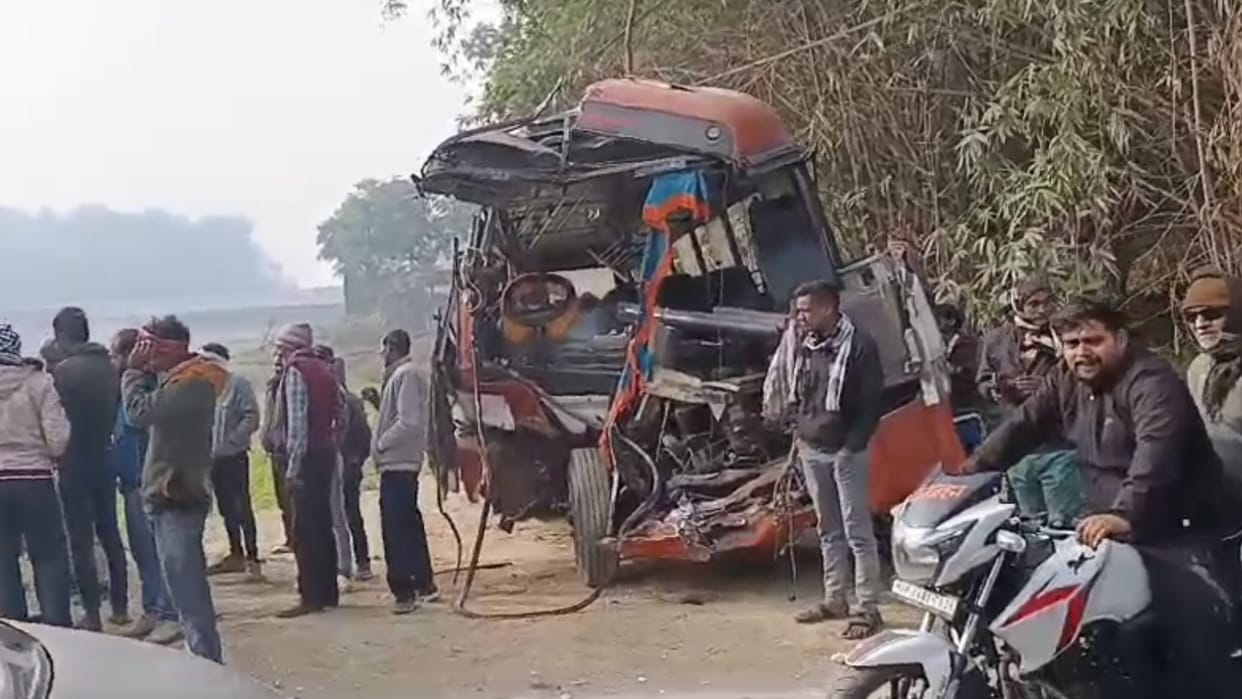 Two died in an accident on Balia Lucknow national highway in Sultanpur.