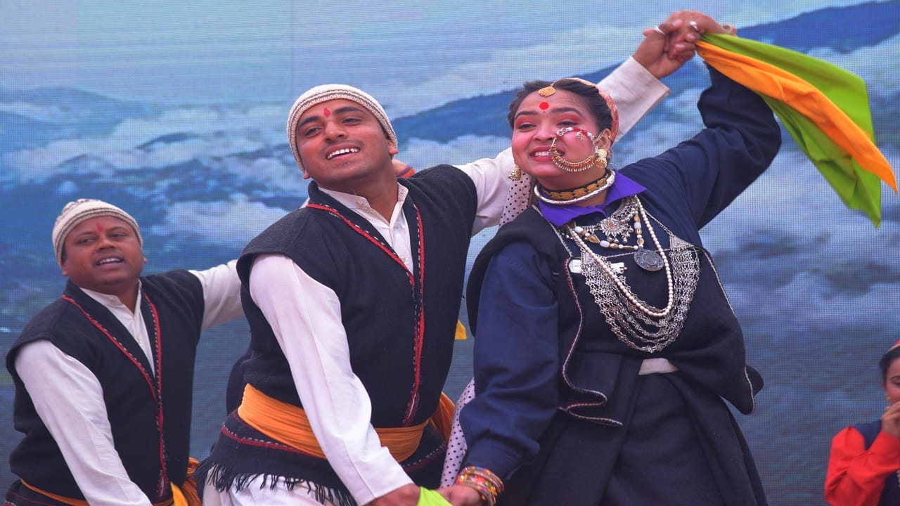 culture of uttarakhand in Uttarayani mela of Bareilly see photos