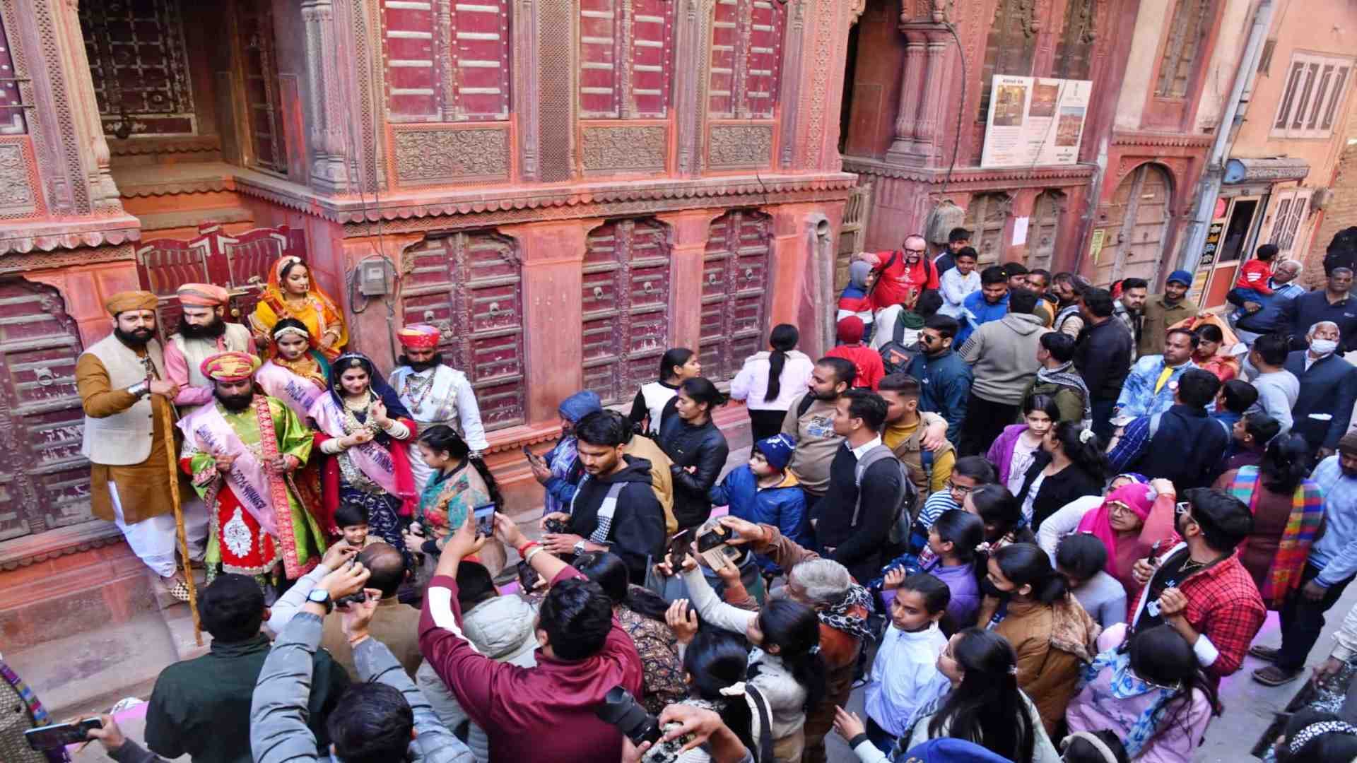 ऊंट उत्सव के पहले दिन निकली हेरिटेज वॉक।