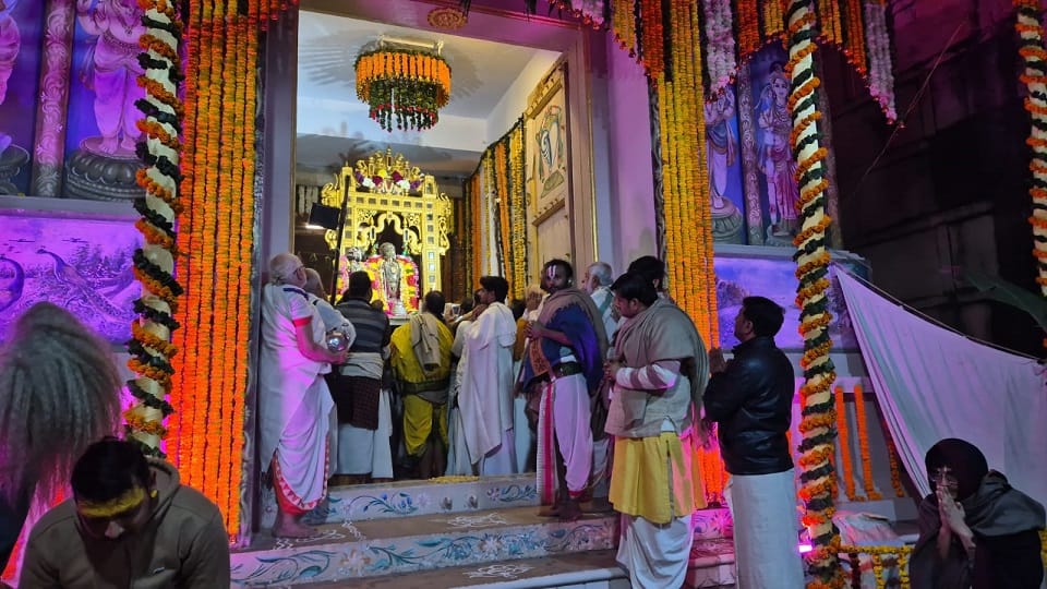 Vaikuntha Ekadashi 2025 Vaikuntha gate of Rangji temple opened Lord Ranganath gave darshan