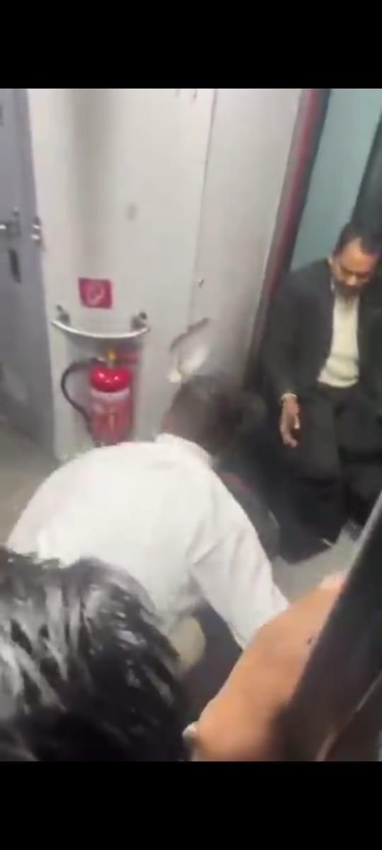 Passenger was beaten up in train TTE is running away