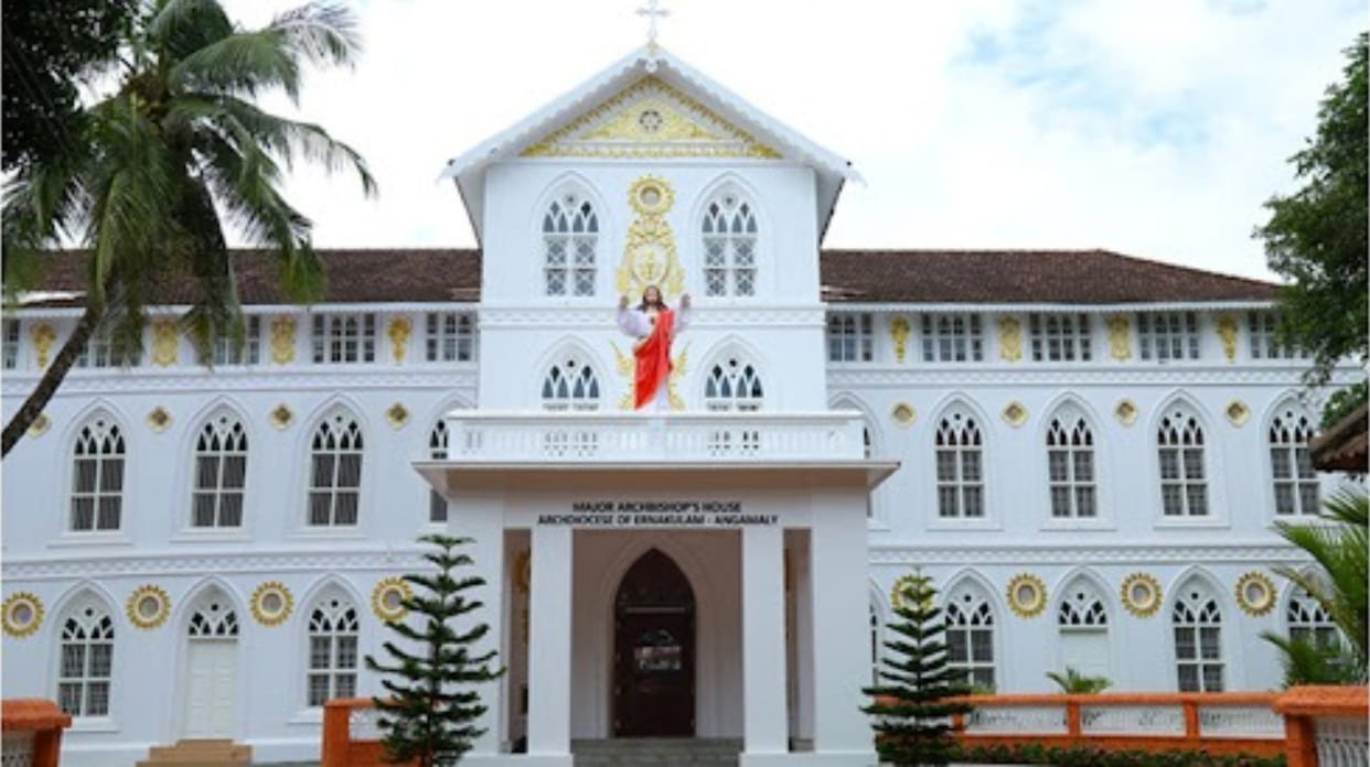Tense atmosphere in Angamaly-Ernakulam archdiocese in Kerala following police action news on hindi