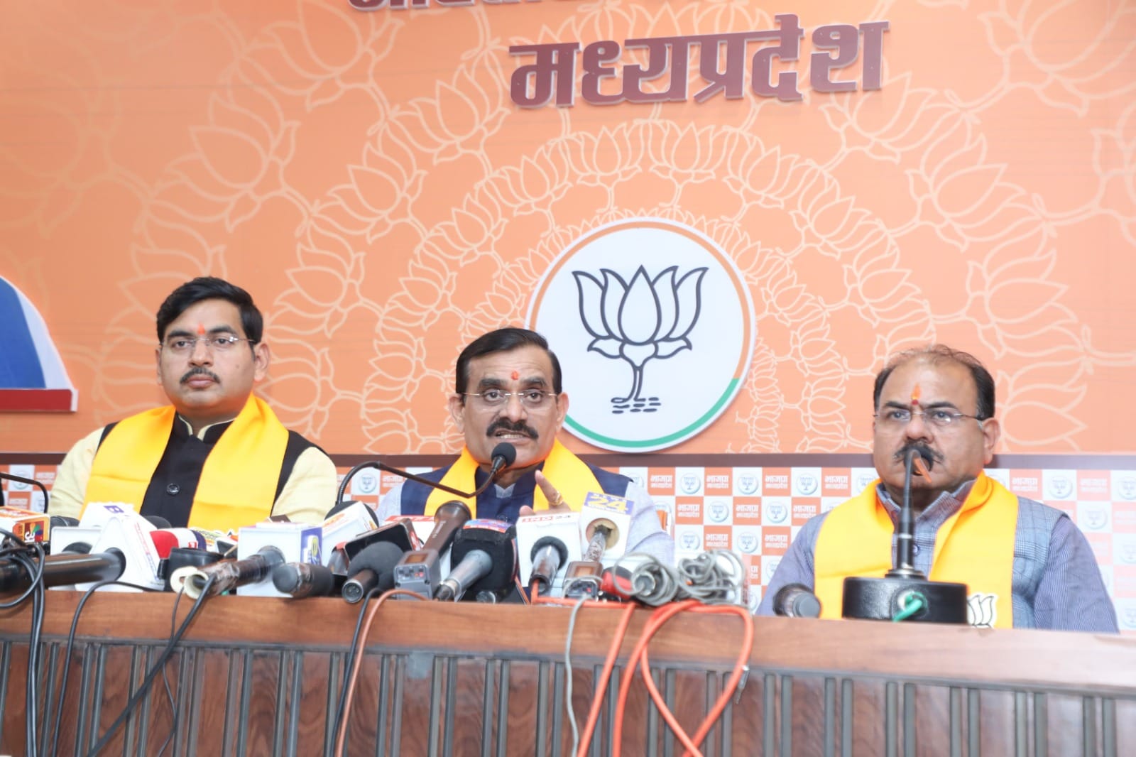 MP News: VD Sharma said- Congress always insulted Baba Saheb, Rahul should apologize before coming to Mhow.