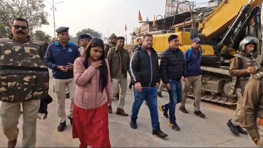 Ujjain Mahakal Lok Expansion JCB Bulldozer Action on Nizamuddin Colony 257 Houses Takiya Masjid