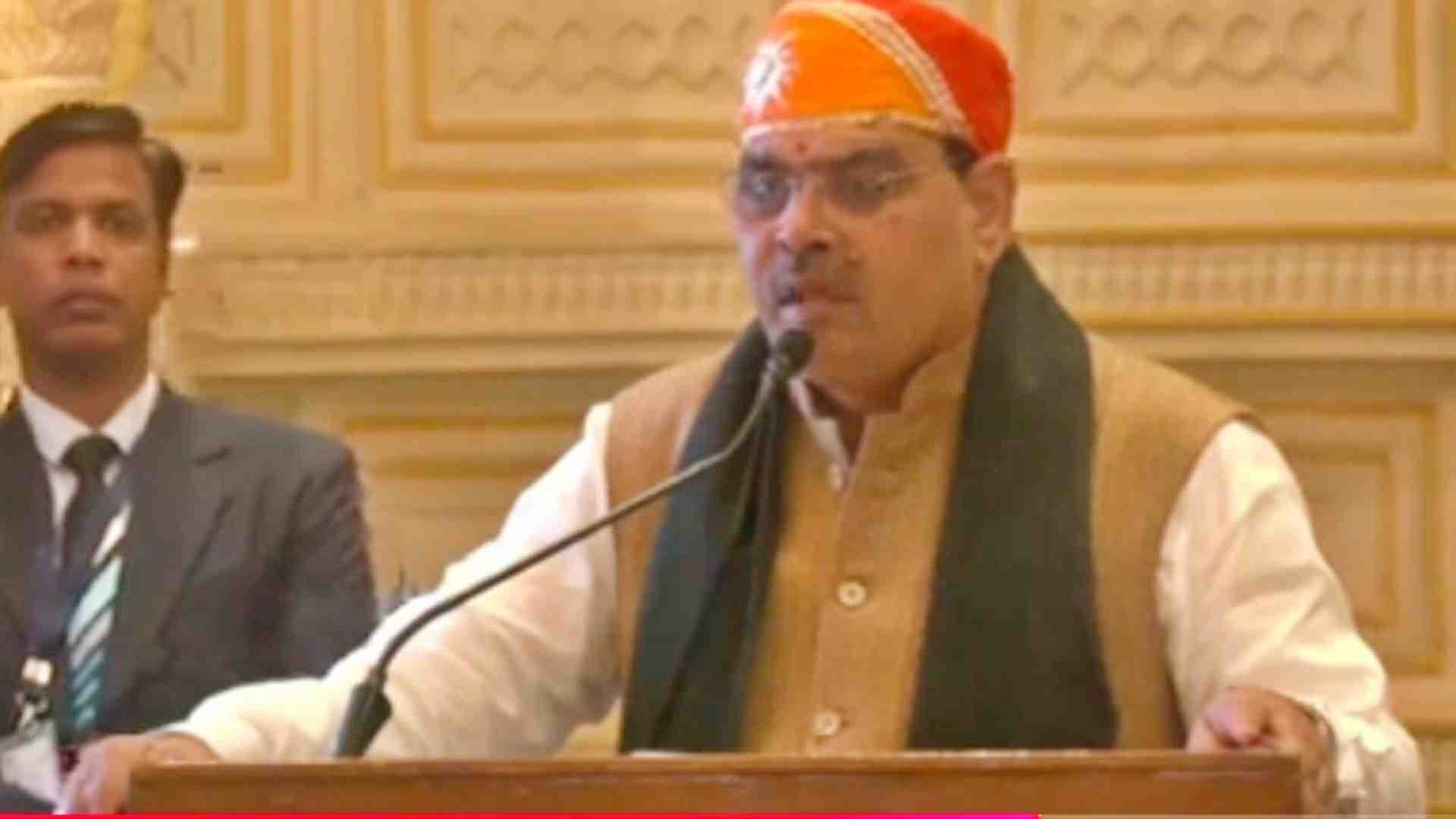 चिंतन शिविर को संबोधित करते सीएम भजनलाल शर्मा।