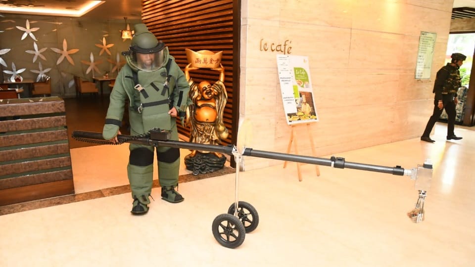 chandigarh sector 17 Shivalik View Hotel police update news
