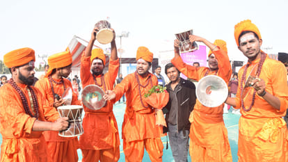 Glimpse of art and culture was seen in Gorakhpur Mahotsav, delicious dishes were tasted, sunshine was out