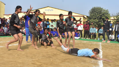 FCI Gorakhpur won 6-0 in the hockey tournament under Gorakhpur Mahotsav.