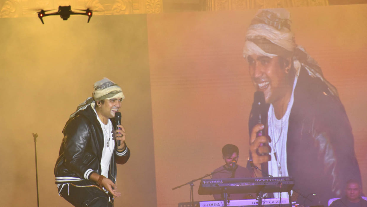 Jubin Nautiyal presented songs one after the other in Gorakhpur Mahotsav