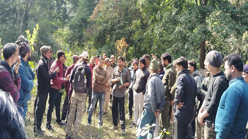 Villagers surrounded forest department officers before post mortem of Bhuvan Chandra in ramnagar