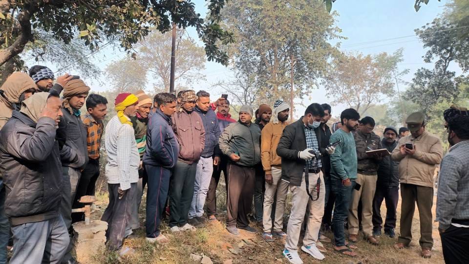 businessman was murdered by slitting his throat in Amethi knives were found lying nearby