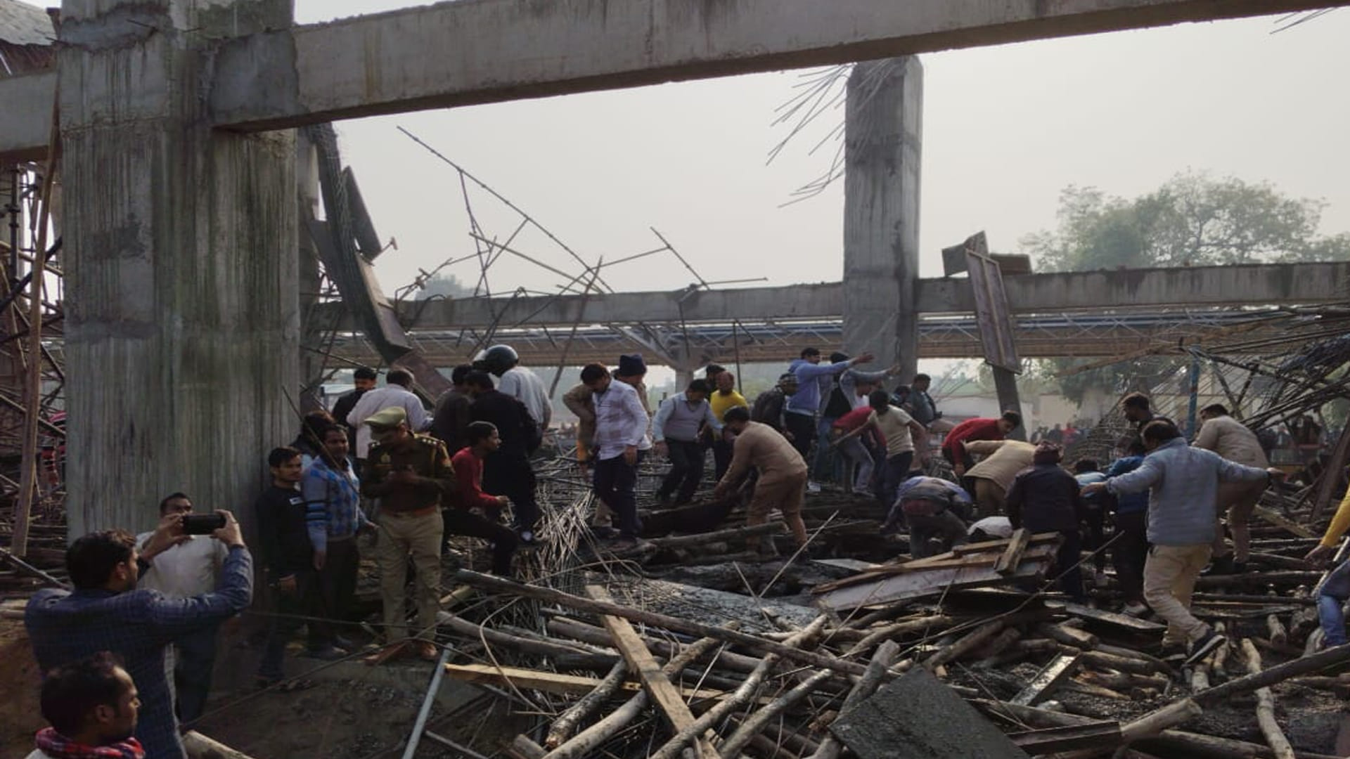 Kannauj accident: 12 hours of struggle to find lives in the rubble, no worker found