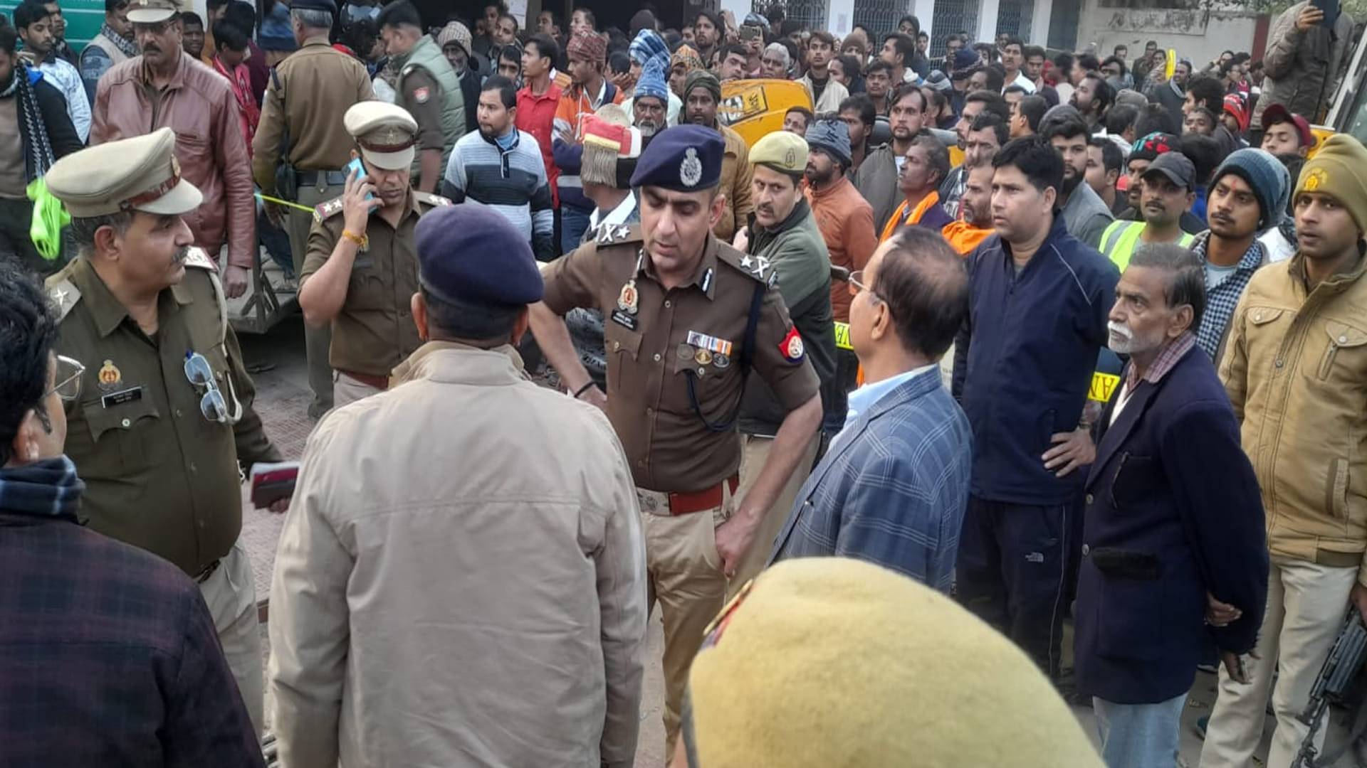 Kannauj railway station Accident three reasons of accident contractor ran away seeing opportunity see pictures