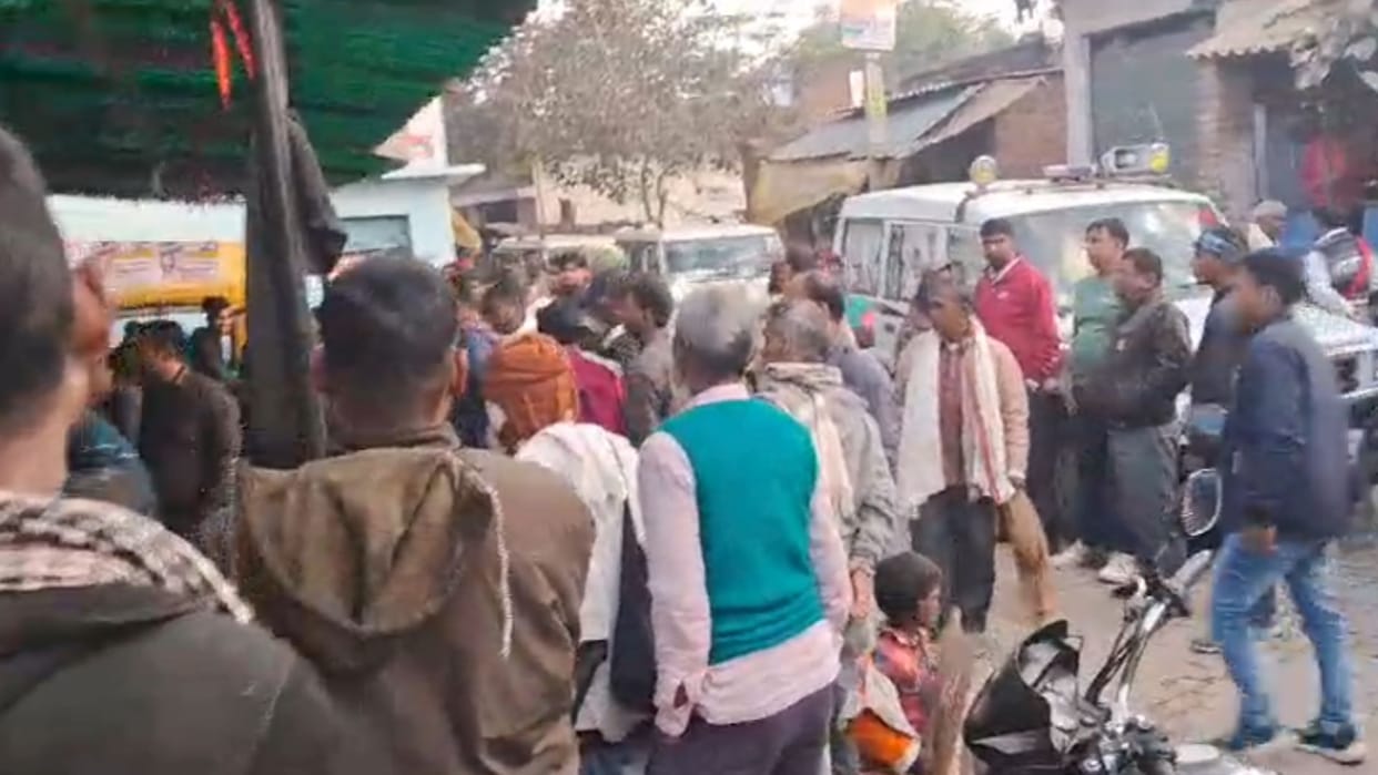 Hospital sealed due to running without registration in Chandauli
