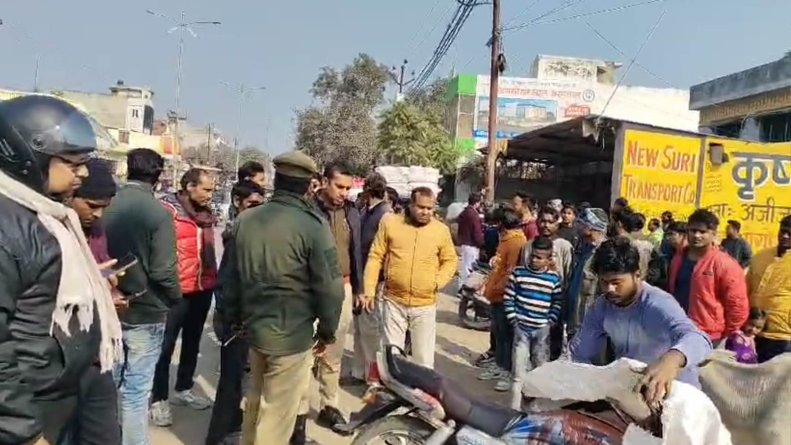constable Shahrukh died after his neck was cut by a Chinese manjha In Shahjahanpur