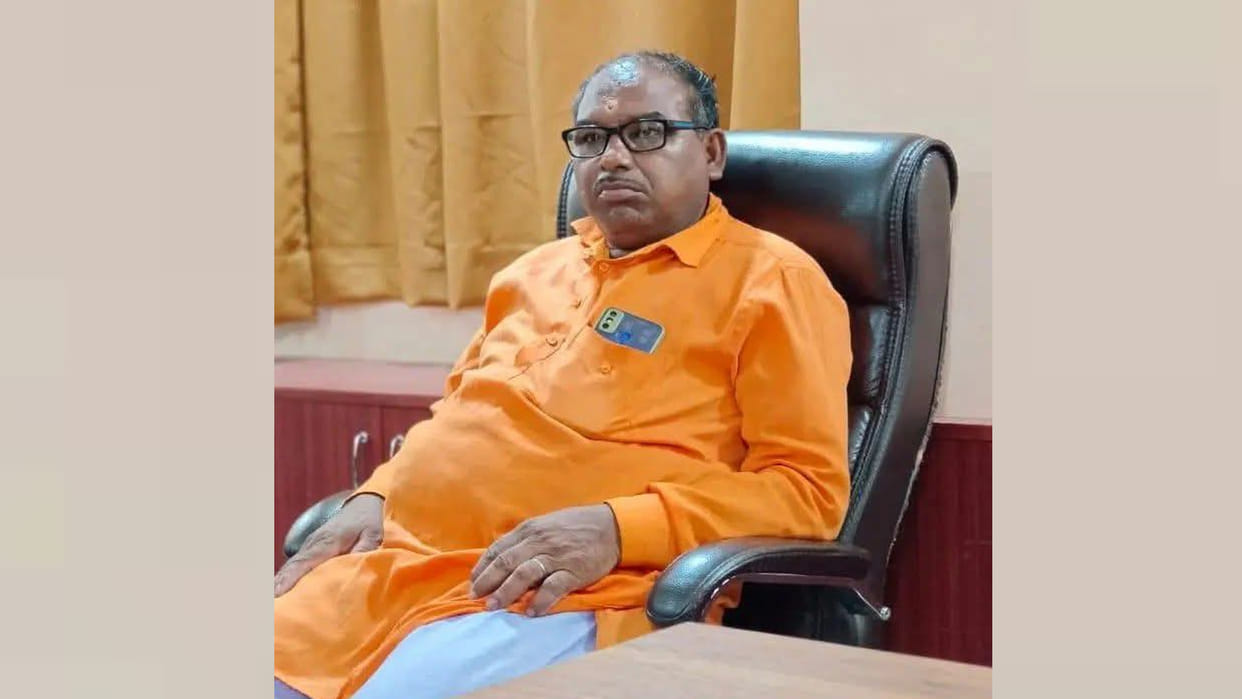 Hamirpur: Former BJP Mandal Minister crushed to death by a truck