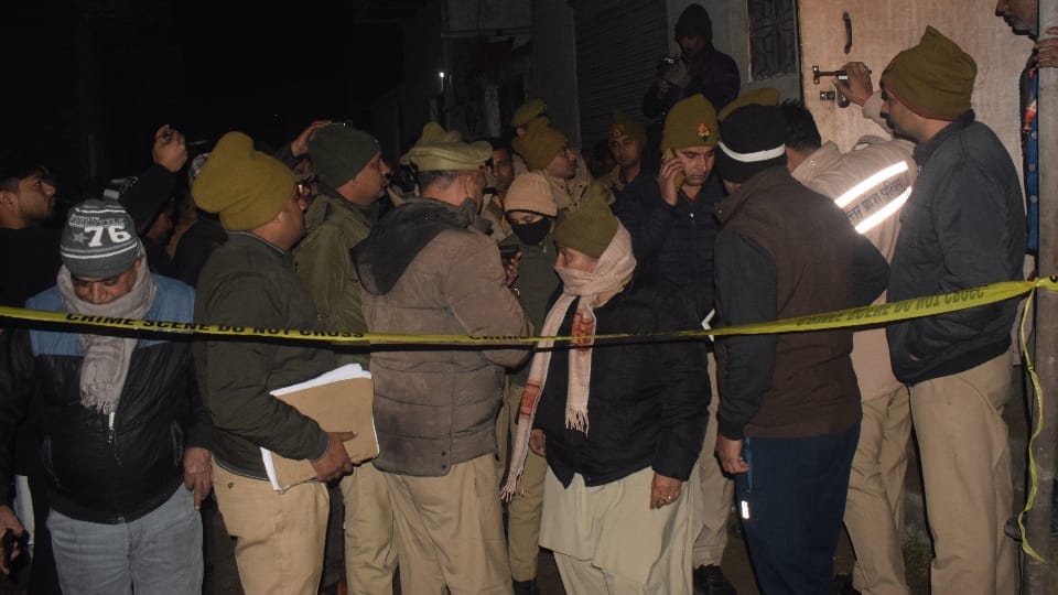Meerut Family Murder Case New Revelation Couple and Three Daughters Were Murdered in These Three Disputes