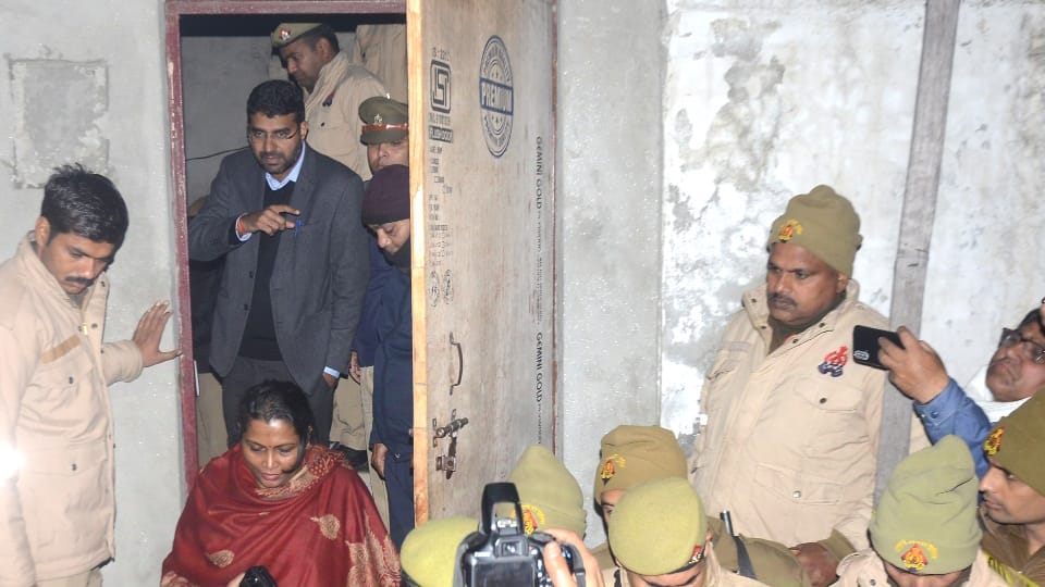 Meerut Family Murder Case New Revelation Couple and Three Daughters Were Murdered in These Three Disputes