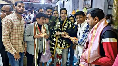 तुषाक कपूर पहुंचे महाकाल के दर्शन करने