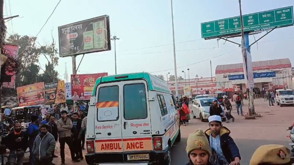 commotion due to rumor of building collapse at Barabanki railway station police everything found to be fine