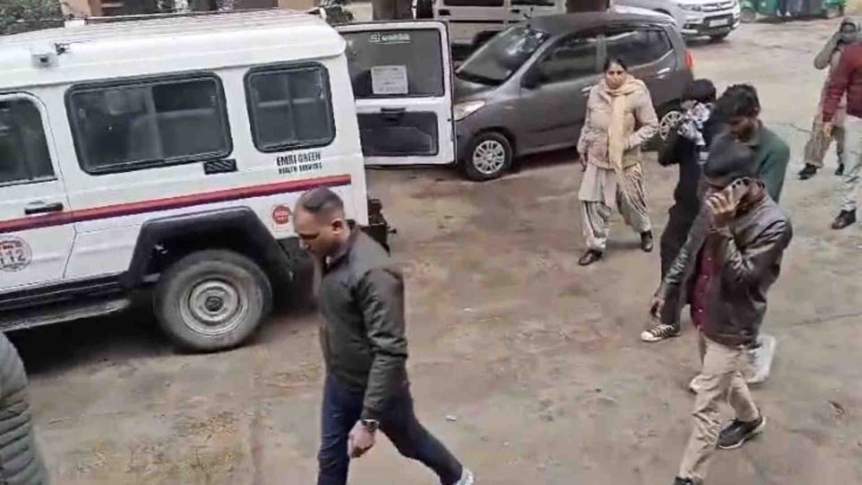 Alwar News: Police action on illegal prostitution in Alwar, many youths banned