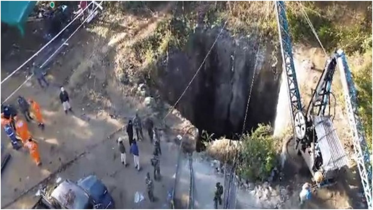Five workers still trapped in coal mine, rescue operation going on for 7 days; Coal India team also gathered