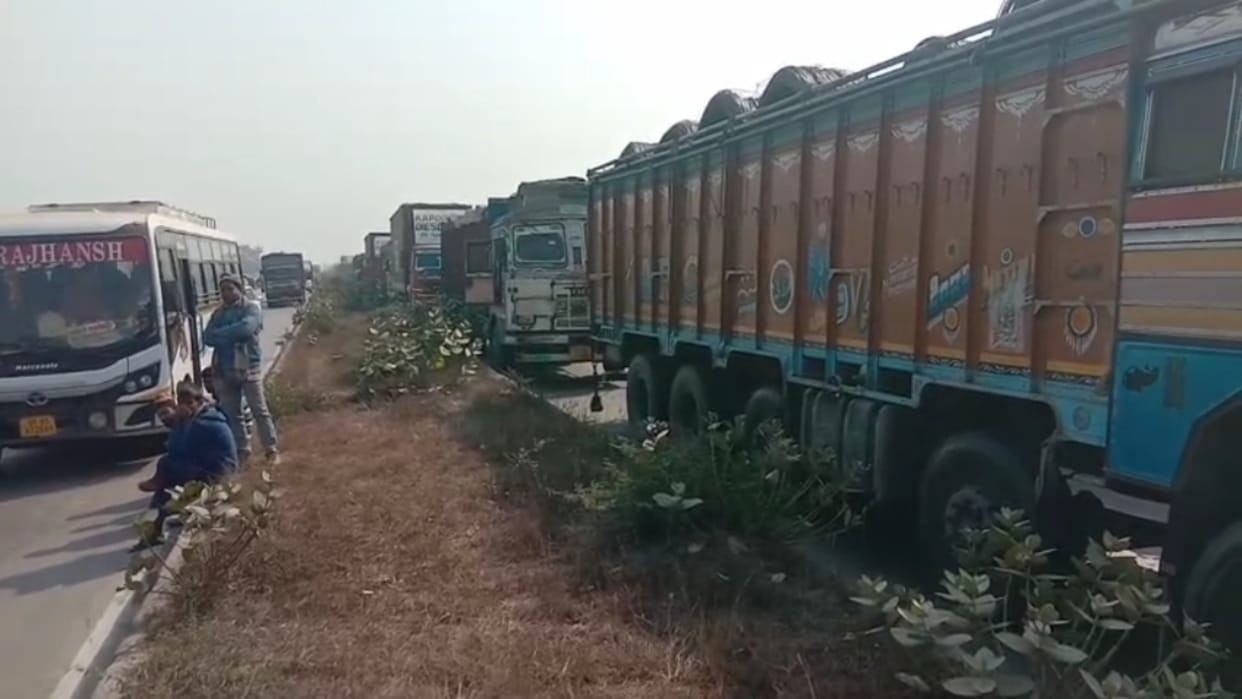 Aurangabad News: Miscreants brutally beat a bus conductor to death, angry villagers blocked NH-19