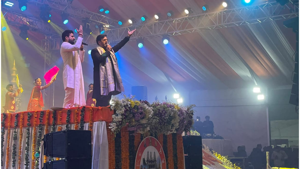 At Gorakhpur Mahotsav, MP Ravi Kishan taught the youth, advised them to stay away from pride and work hard.