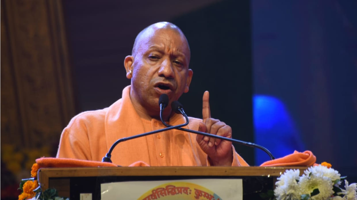 CM Yogi honored five Navratnas at the conclusion of Gorakhpur Mahotsav