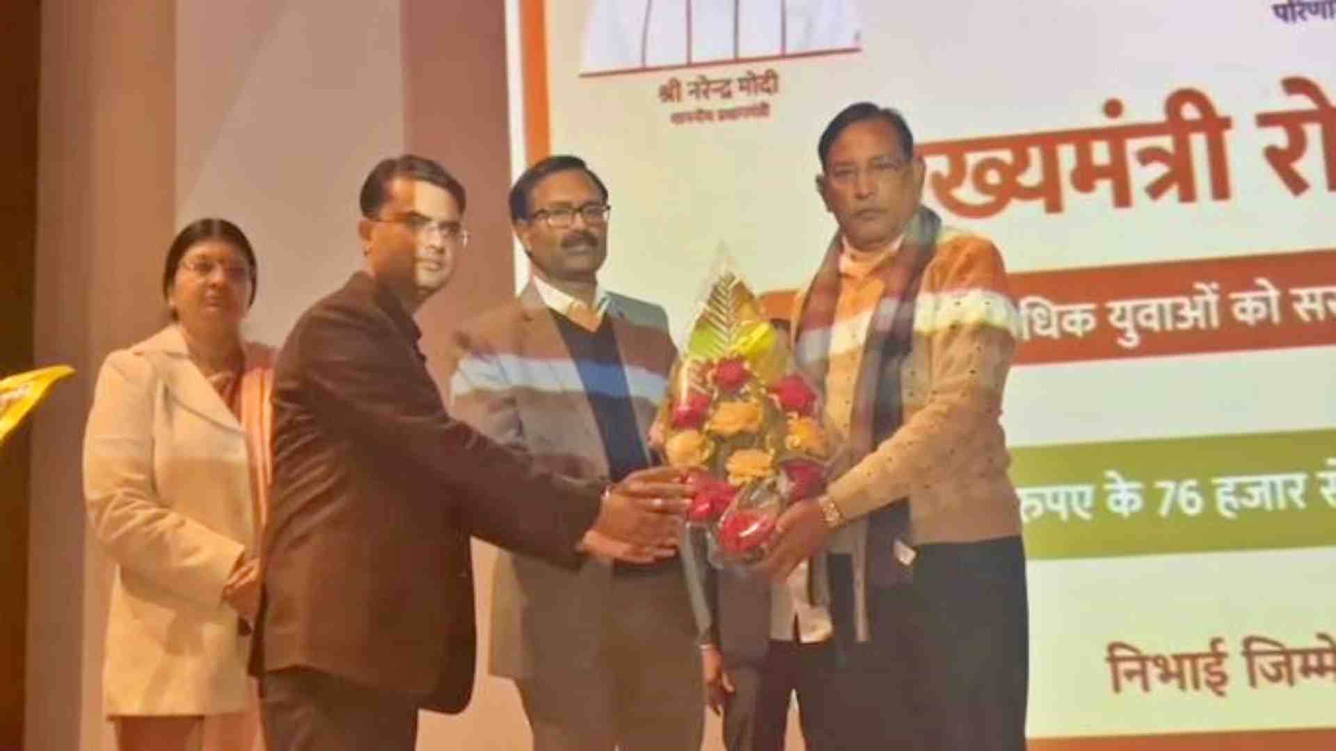 कार्यक्रम में अतिथियों का हआ स्वागत।