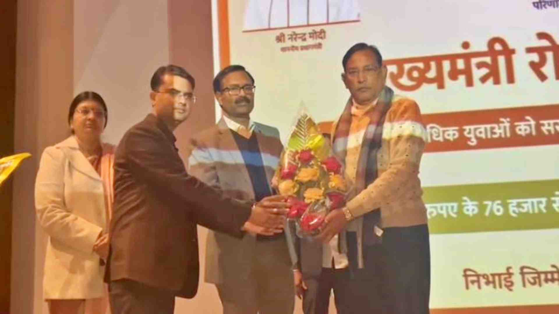 कार्यक्रम में अतिथियों का हआ स्वागत।