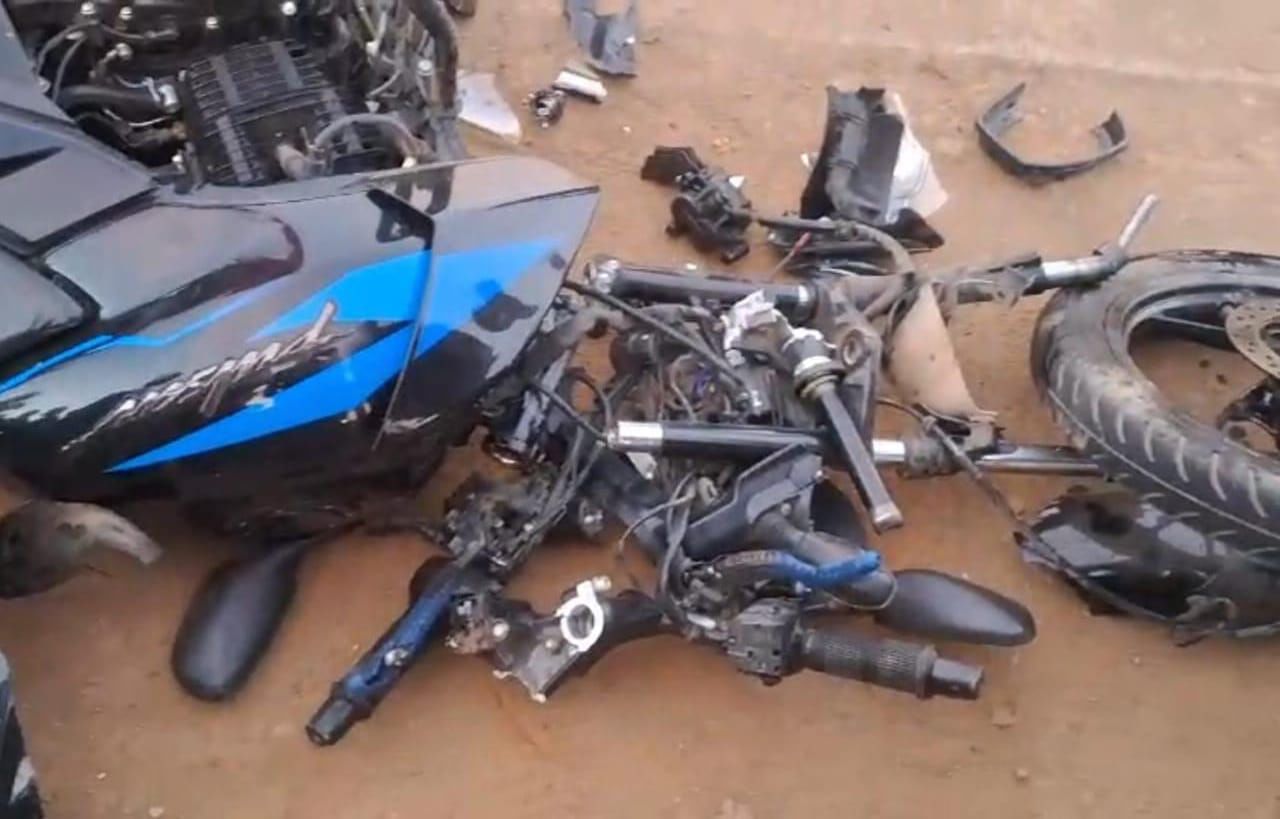 Shahdol:भीषण सड़क हादसे में बाइक सवार की दर्दनाक मौत, कई टुकड़ों में हुई  बाइक; तेज रफ्तार के कारण हुआ हादसा - Bike Rider Dies In A Horrific Road  Accident In Shahdol -