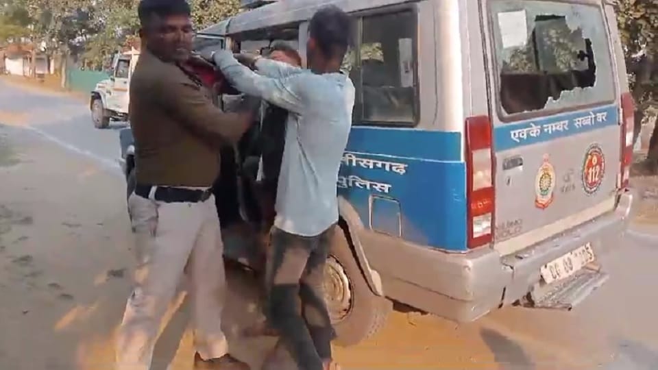 Drunk youth vandalized police vehicle and assaulted constable