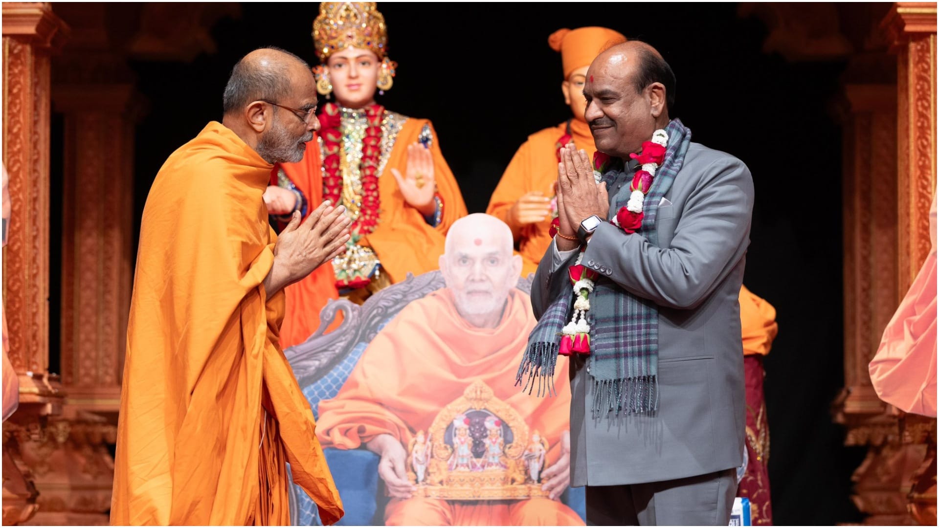 Birla worshiped at Swami Narayan Temple in London, got to know about the work of BAPS in Britain and Europe