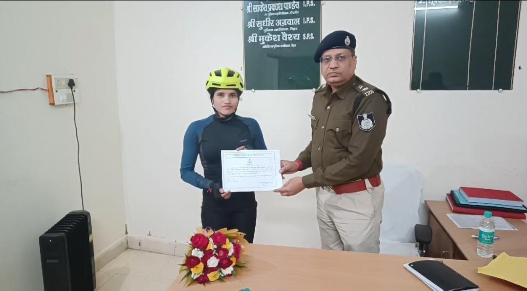 Maihar: SP honored the solo cyclist who returned after traveling 42 thousand km, the aim is to empower women