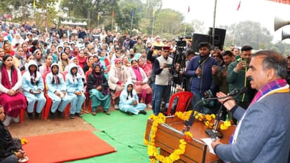मुख्यमंत्री सुखविंद्र सिंह सुक्खू संबोधित करते हुए।