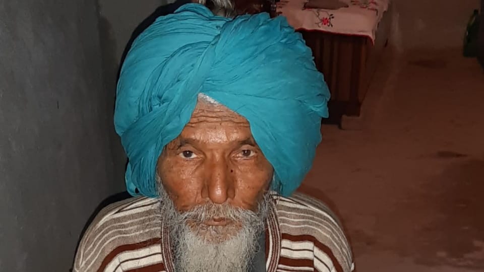 मृतक किसान की फाइल फोटो।