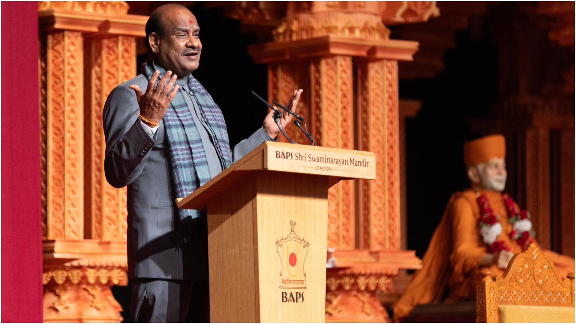 Birla worshiped at Swami Narayan Temple in London, got to know about the work of BAPS in Britain and Europe