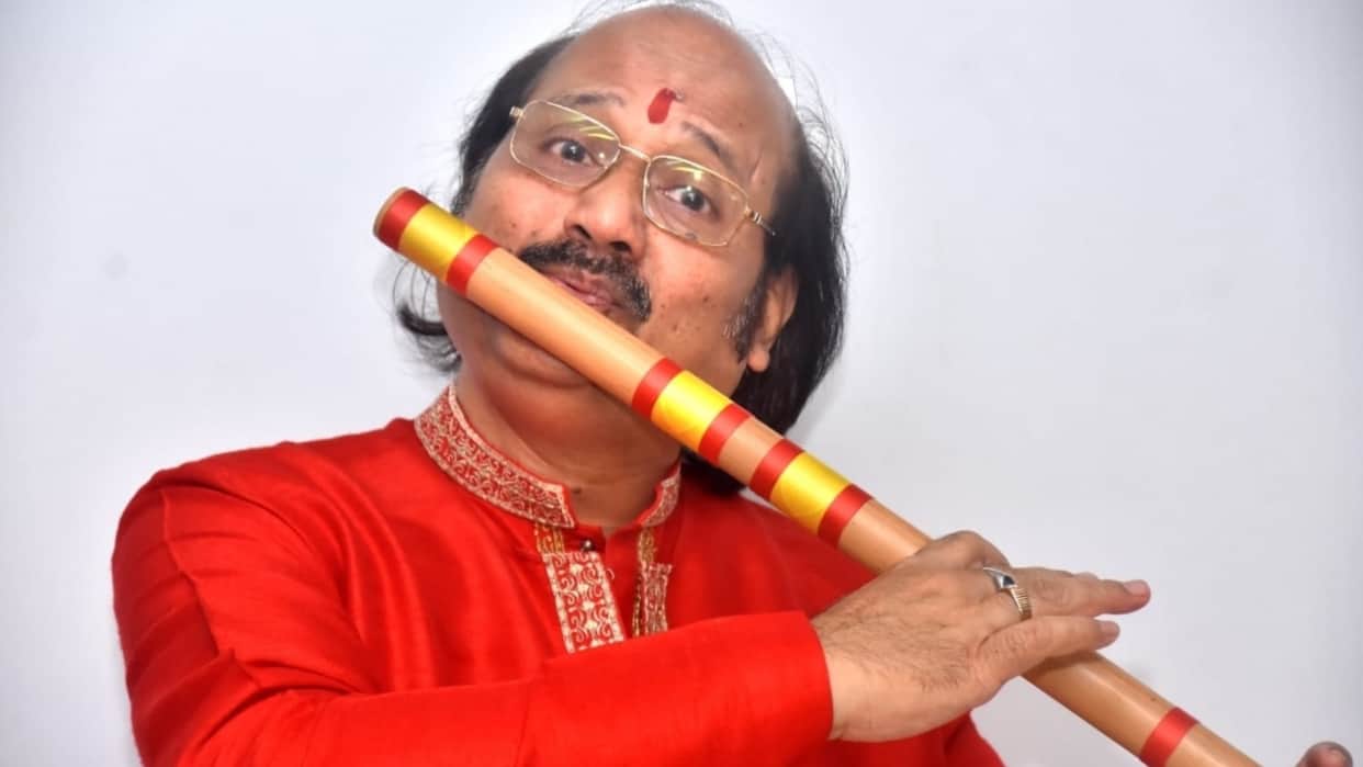 flute player Ronu Majumdar was included in the Guinness World Record he got the honor for Samvet composition