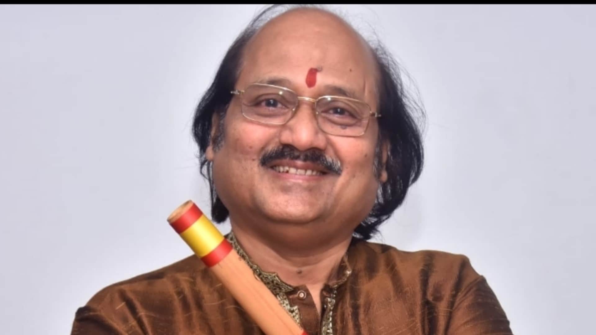 flute player Ronu Majumdar was included in the Guinness World Record he got the honor for Samvet composition