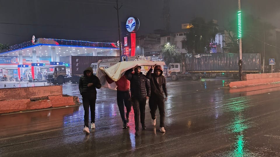Weather: Chill increased due overnight rain and winds Moradabad, weather department issued alert, see photos