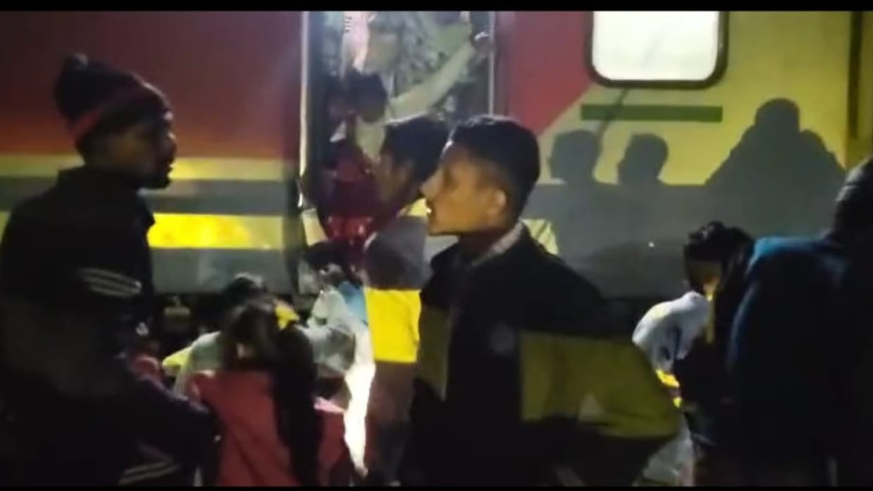 Bihar News : Pawan Express fire alarm in train running status darbhanga bihar