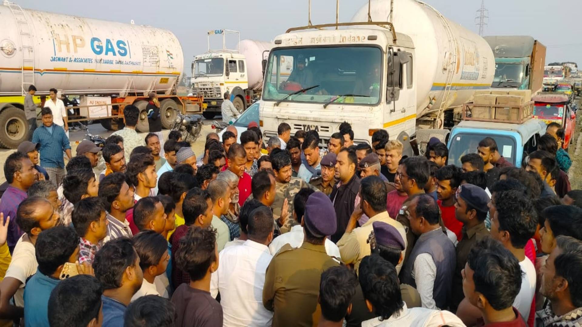 Bihar Purnia excise department team was chasing liquor smuggler one died in bike accident