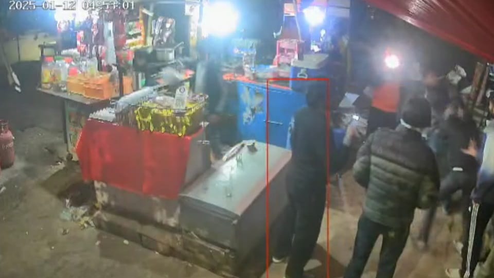 Seller beaten up for not serving tea in glass cup, video goes viral