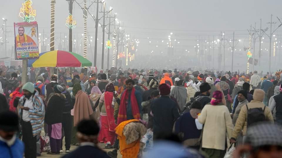 Mahakumbh 2025 First Snan Photos Har Har Mahadev, Jai Shri Ram Chants Check Visual