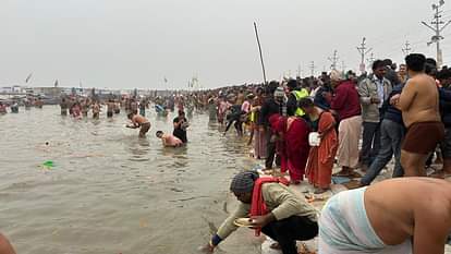 Mahakumbh 2025 First Snan Photos Har Har Mahadev, Jai Shri Ram Chants Check Visual